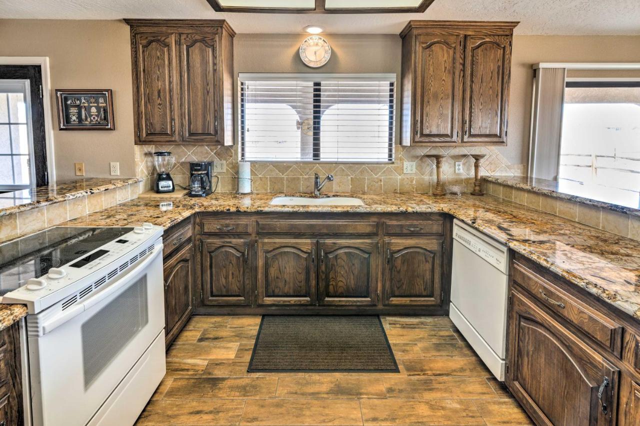 Bullhead City Home With Private Pool, Hot Tub And View Екстериор снимка