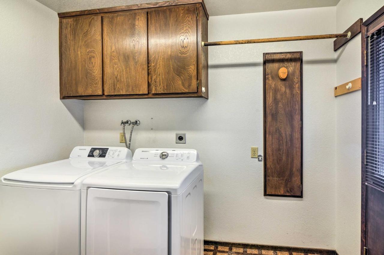 Bullhead City Home With Private Pool, Hot Tub And View Екстериор снимка